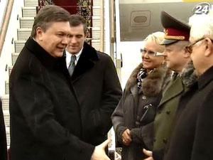 Підсумки тижня: Янукович - у Москві, Азаров - у Варшаві
