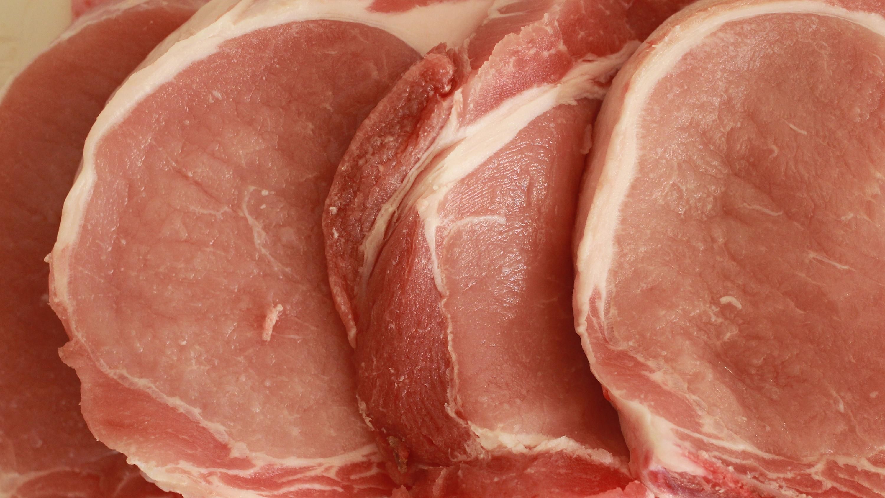 Еще одна европейская страна запретила импорт свинины из Украины