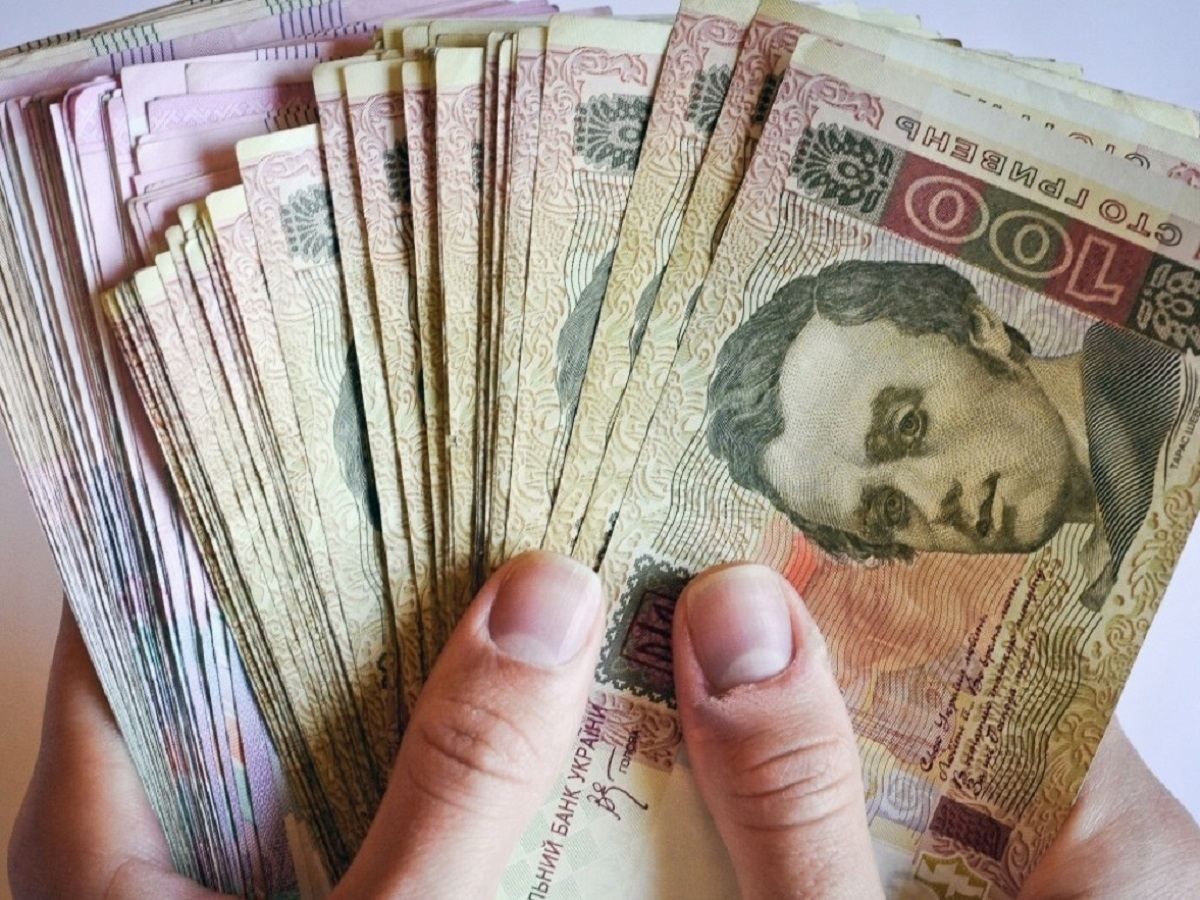 Куди можна вкласти гроші українцям – альтернатива банкам