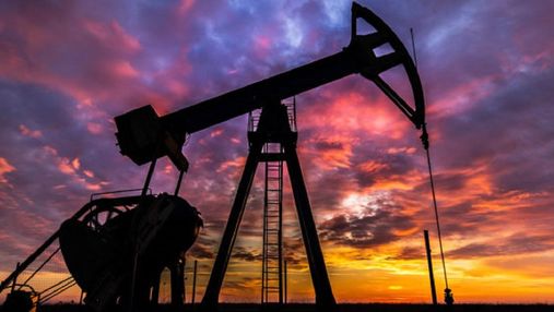 Саудовская Аравия объявила "нефтяную войну" из-за России: цены на нефть резко обвалились