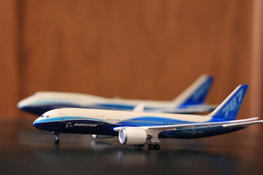 Сделка между Boeing и Embraer Сделка между Boeing и Embraer