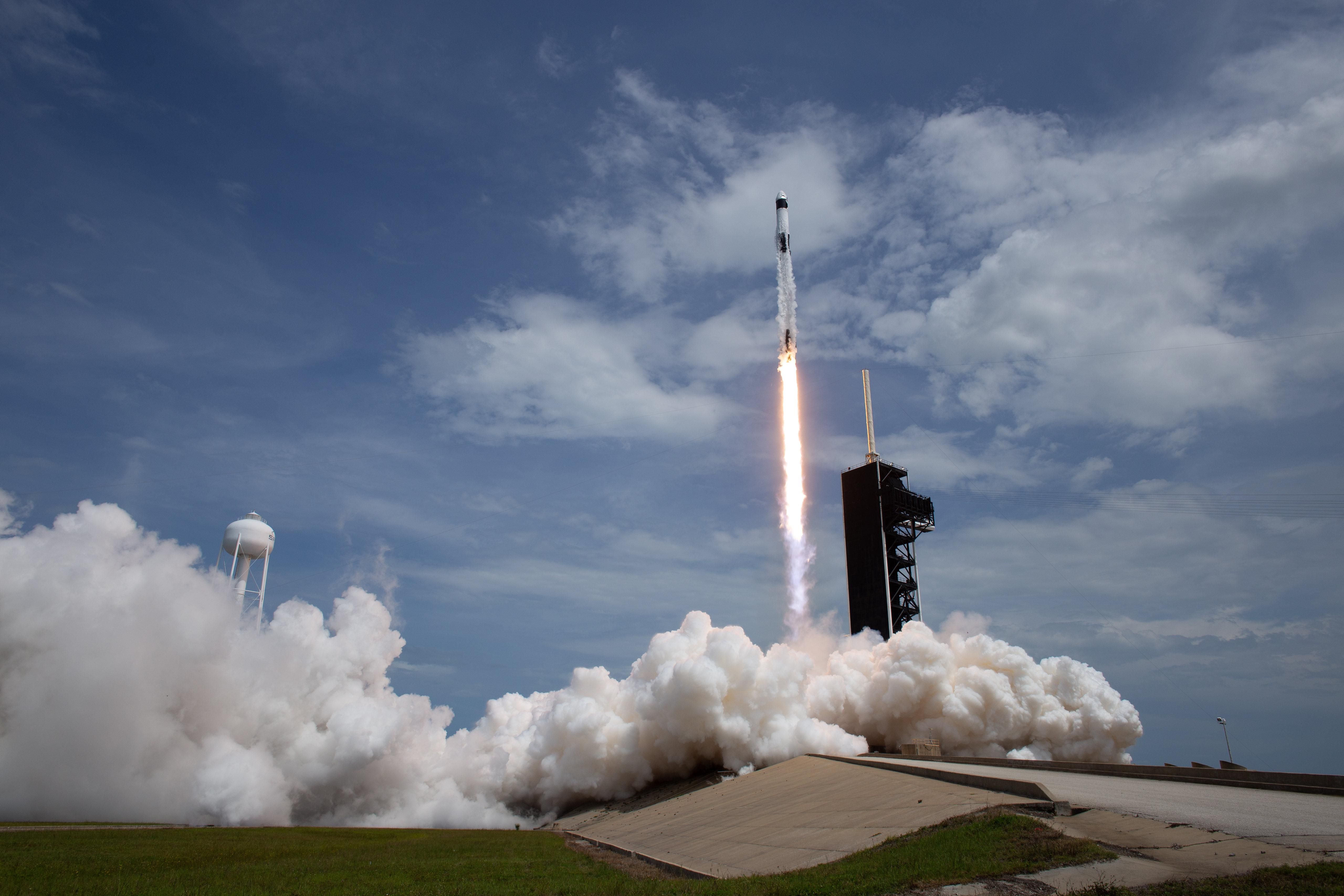 Місія SpaceX і NASA: акції космічних компаній зросли 