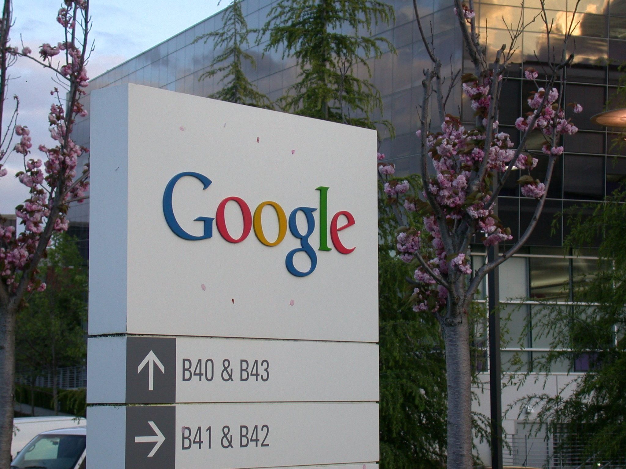 Компания Google покупает производителя смарт-очков North