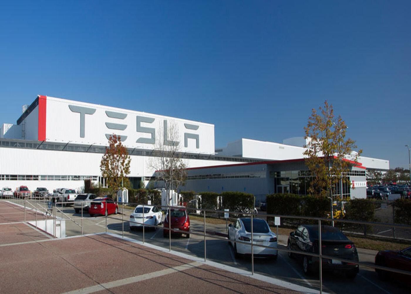 Рыночная капитализация Tesla теперь выше, чем у Exxon Mobil