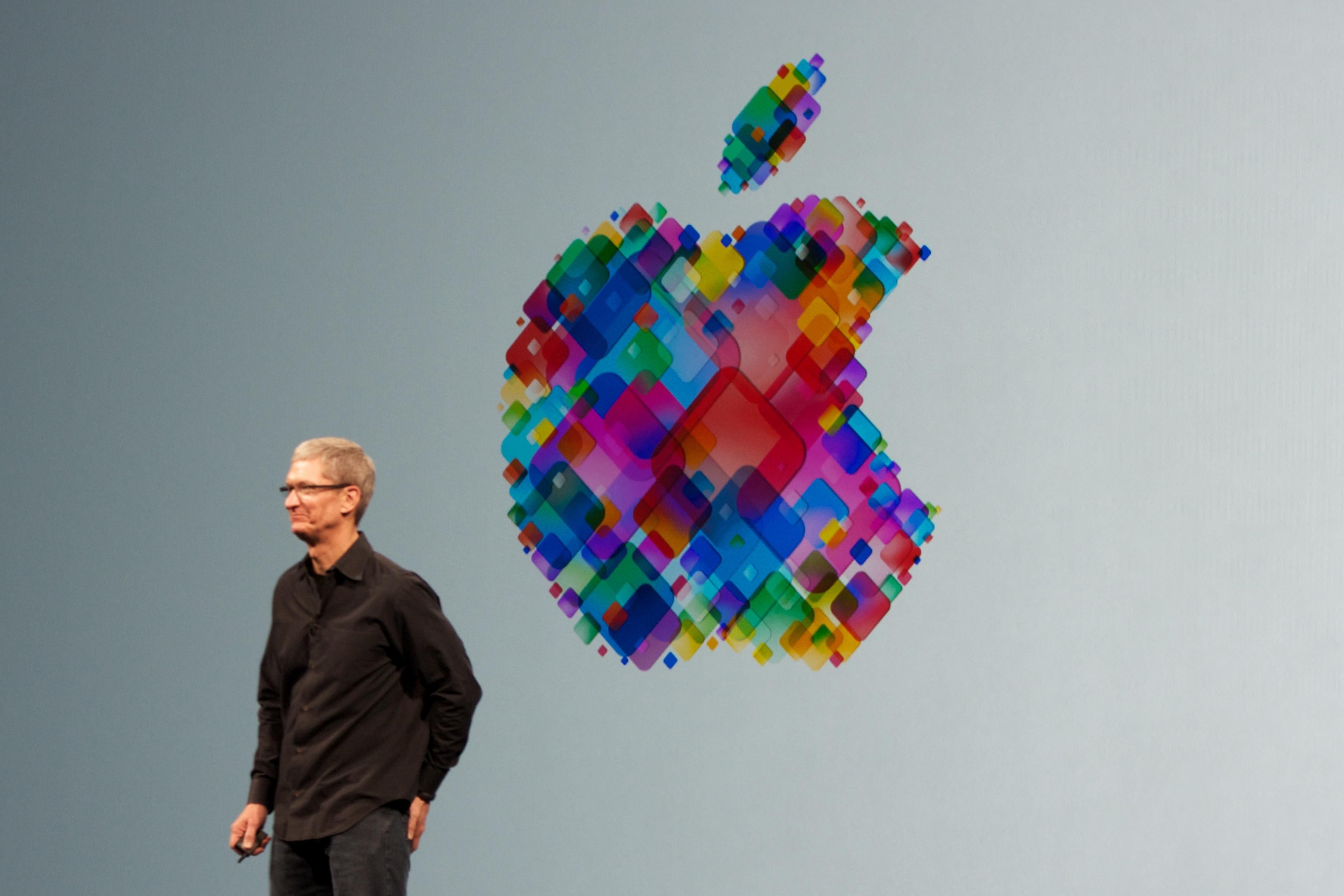 Генеральный директор Apple Тим Кук стал миллиардером