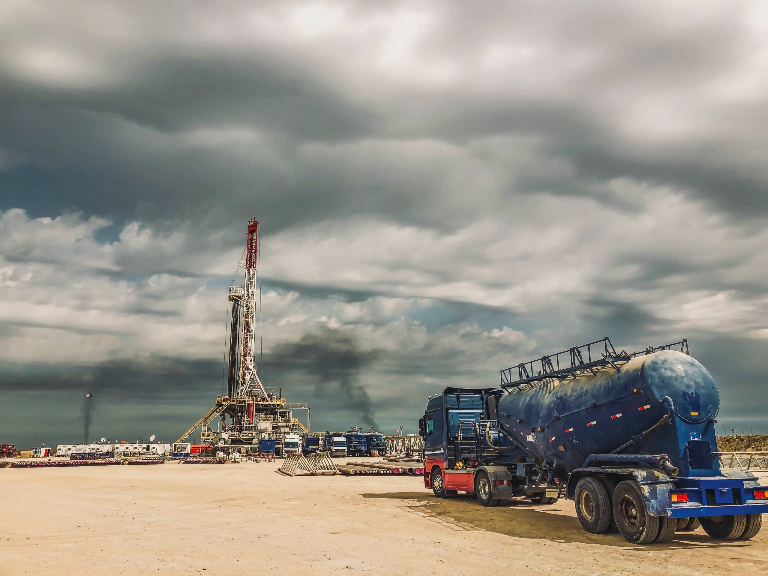 Страны ОПЕК+ 19 августа обсуждают сокращение добычи нефти