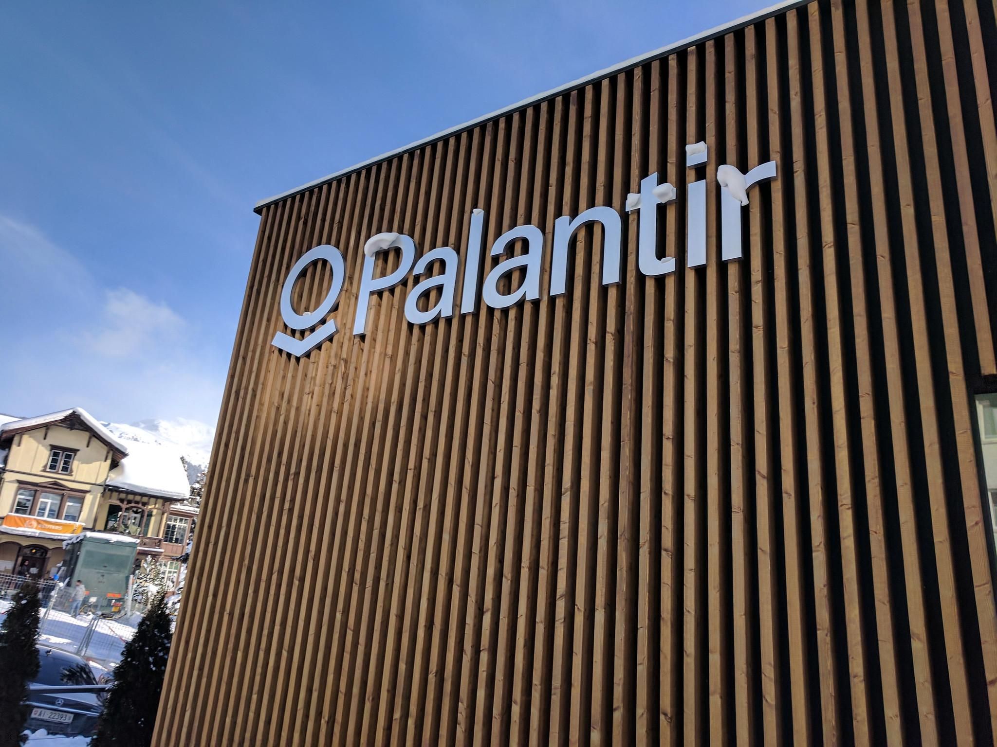 Компанія Palantir виходить на фондовий ринок – про IPO 