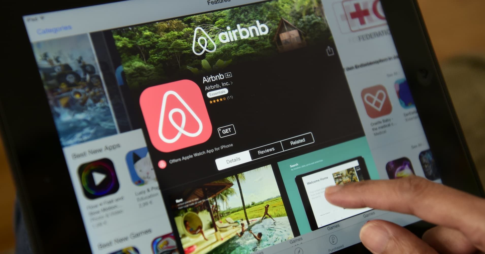 Стоимость Airbnb удвоилось в первый день торгов: цены акций