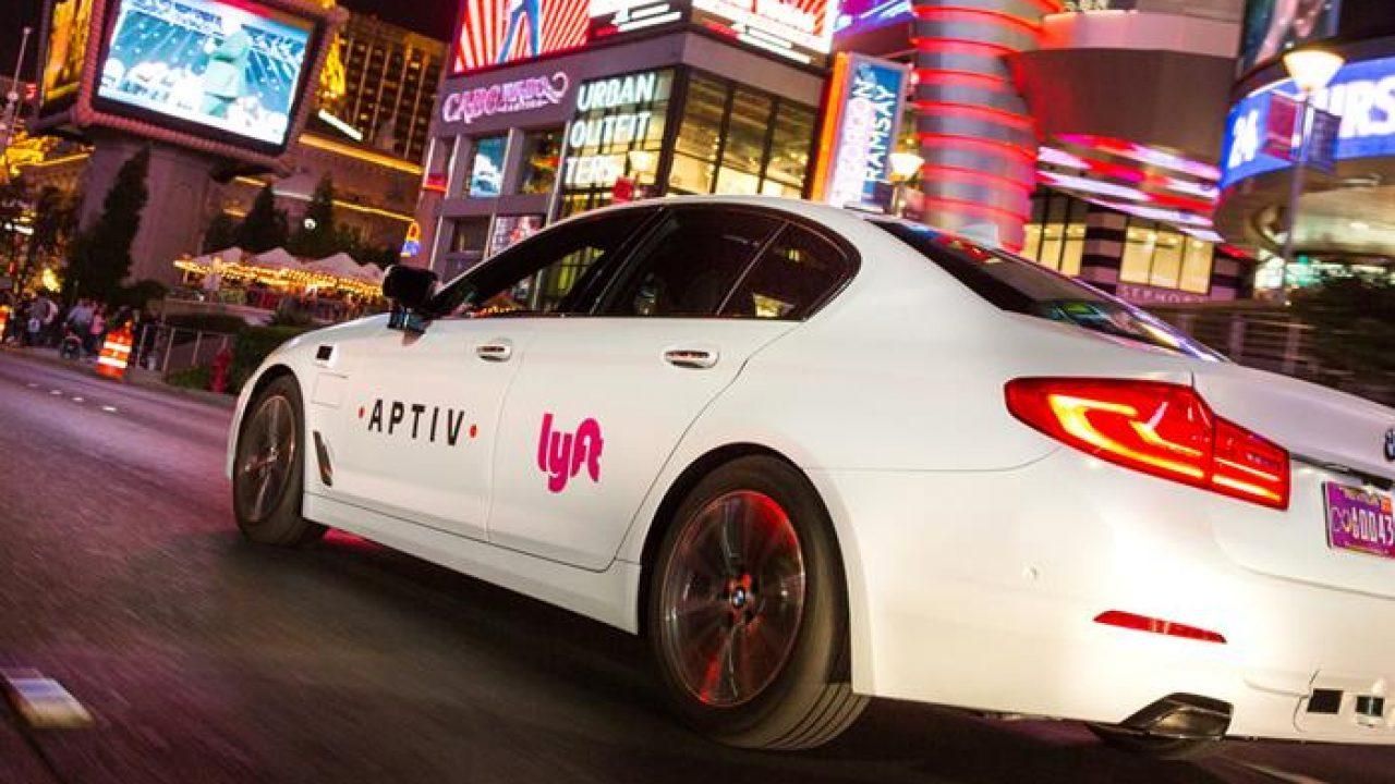Компания Lyft запустит такси с работами вместо водителей: детали