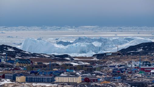 Гейтс та Безос інвестують мільйони доларів у проєкт в Гренландії: до чого тут електромобілі