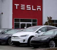 Tesla потеряла лидерство на рынке электрокаров: что произошло и при чем здесь Баффет