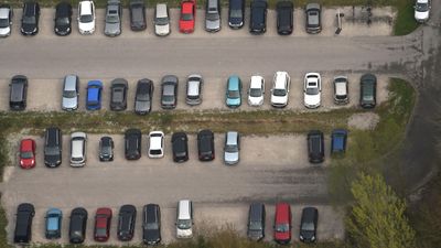 На Львівщині злочинне угруповання заробляло мільйони на розмитненні авто